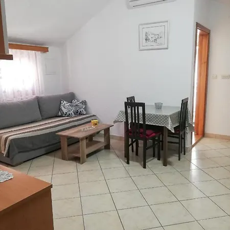 Apartment Branko Starigrad Paklenica